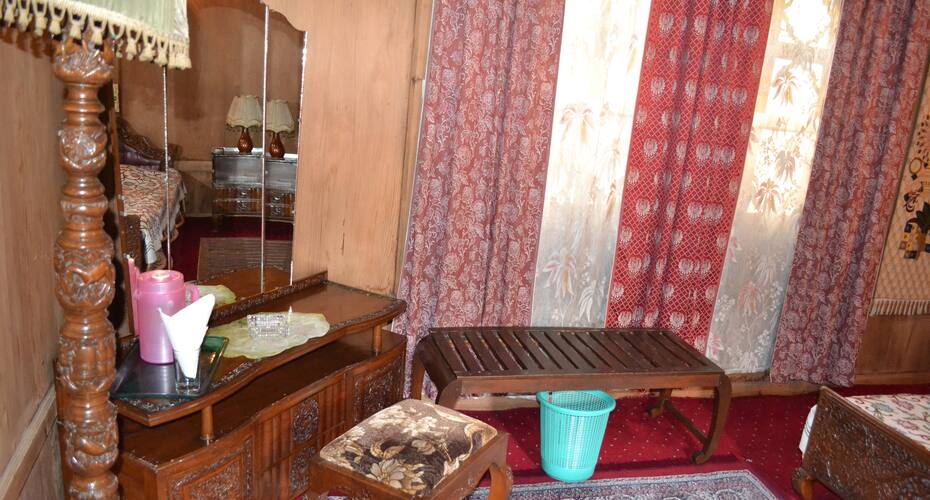 New Sydney Houseboat, Srinagar 4